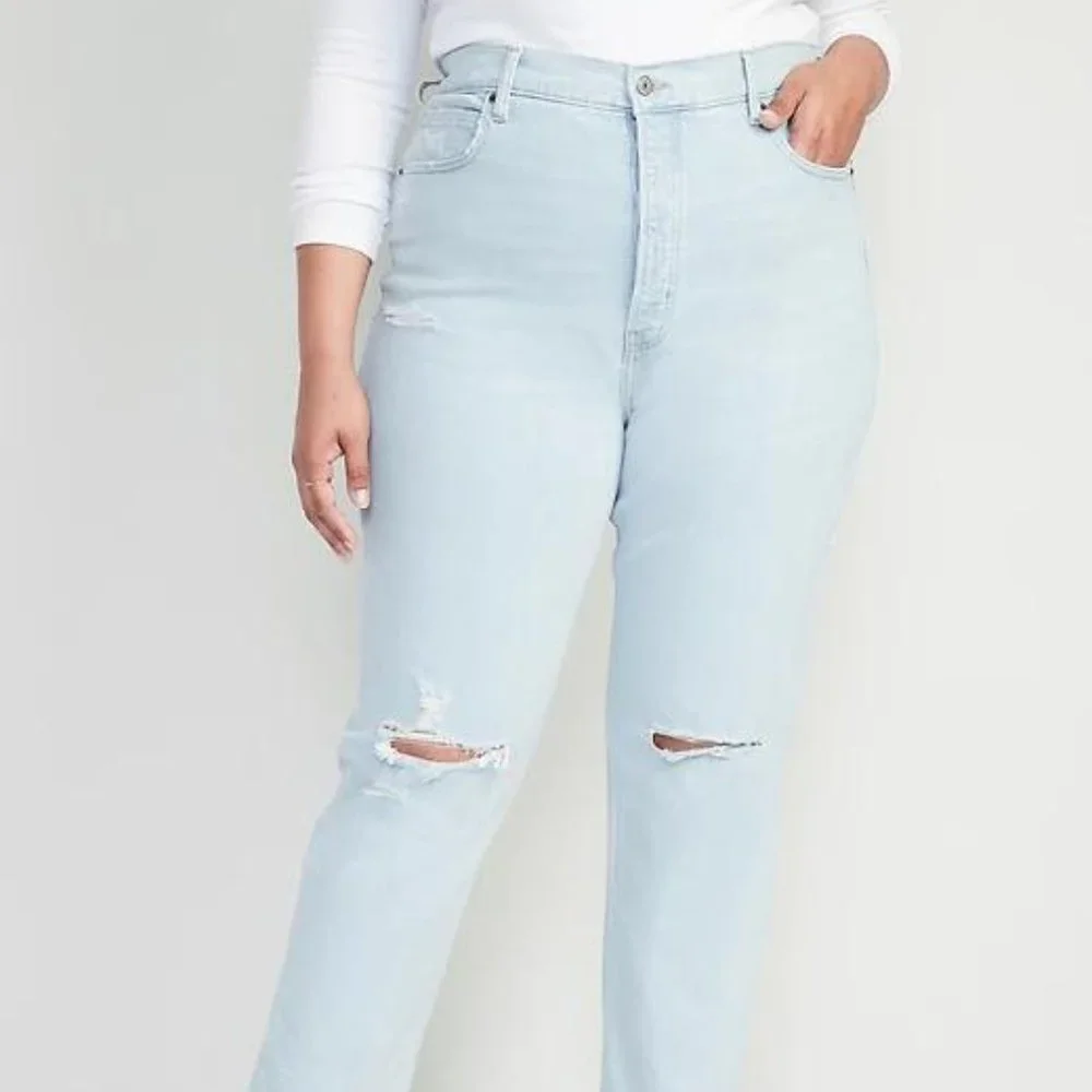 Old Navy Extra High-Waisted Button-Fly Sky-Hi Straight Ripped Jeans for Women - Picture 8 of 11